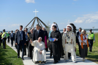 11-Viaje apostólico a Canadá: Participación en la peregrinación al Lago de Santa Ana y Liturgia de la Palabra