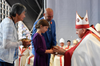 4-Apostolic Journey to Canada: Holy Mass