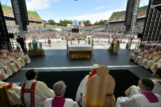 10-Apostolic Journey to Canada: Holy Mass