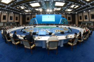 3-Viagem Apostólica ao Cazaquistão: Abertura e Sessão Plenária do "VII Congress of Leaders of World and traditional Religions" 