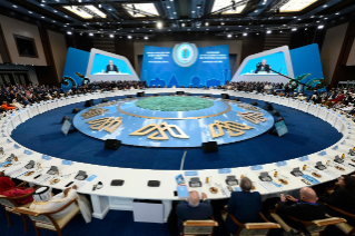7-Viaje apostólico a Kazajistán: Apertura de la sesión plenaria del VII Congreso de Líderes de Religiones Mundiales y Tradicionales