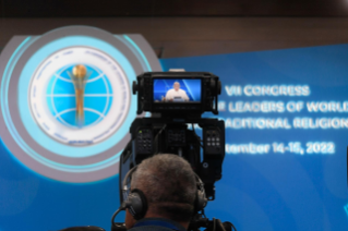 6-Viaje apostólico a Kazajistán: Lectura de la Declaración final y clausura del Congreso