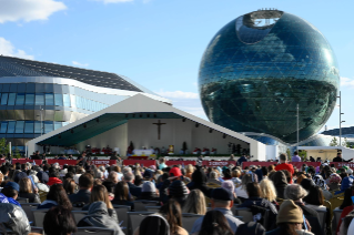 13-Apostolic Journey to Kazakhstan: Holy Mass