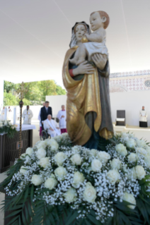6-Visita Pastoral à L'Aquila: Angelus e Rito de abertura da Porta Santa