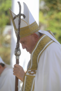 5-Visita pastoral a L’Aquila: Ángelus y Rito de la apertura de la Puerta Santa