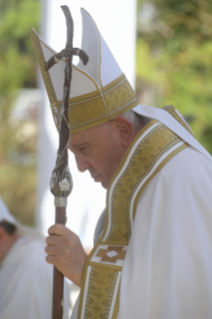 5-Pastoralbesuch in L'Aquila: Angelus und  Ritus der Öffnung der Heiligen Pforte