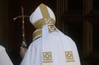 10-Visite pastorale à L’Aquila : Angelus et Rite de l'ouverture de la Porte Sainte