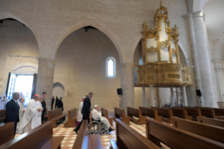 13-Visita Pastoral à L'Aquila: Angelus e Rito de abertura da Porta Santa