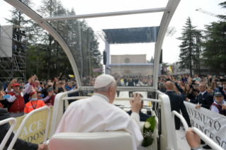 1-Pastoralbesuch in L’Aquila: Heilige Messe