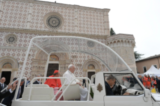 2-Visita pastoral à L'Aquila: Santa Missa
