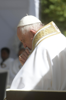 19-Pastoral Visit to L'Aquila: Holy Mass