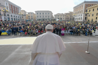 7-Pastoralbesuch in L’Aquila: Grußwort an die Familien der Erdbebenopfer, Behördenvertreter und die auf dem Platz anwesenden Bürger