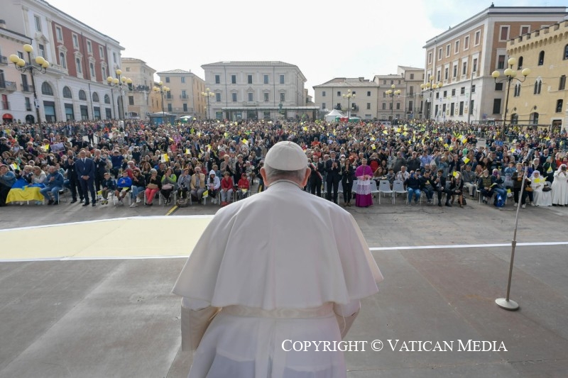 Papa en L'Aquila