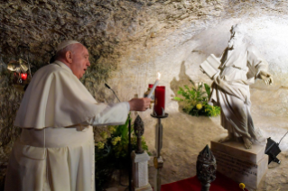 4-Viaje apostólico a Malta: Visita a la Gruta de San Pablo