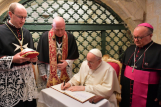 5-Viaje apostólico a Malta: Visita a la Gruta de San Pablo