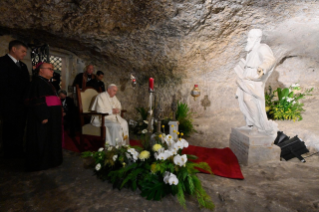 7-Viagem Apostólica a Malta: Visita à Gruta de São Paulo