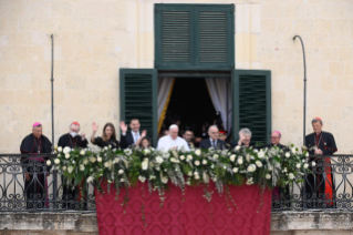 6-Viaje apostólico a Malta: Encuentro con las autoridades y el Cuerpo Diplomático