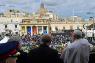 9-Viaje apostólico a Malta: Encuentro con las autoridades y el Cuerpo Diplomático