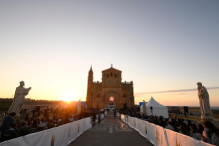 17-Voyage apostolique à Malte : Réunion de prière