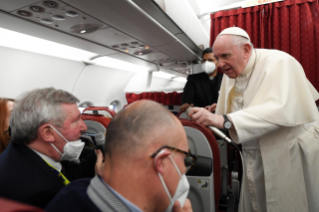 7-Apostolische Reise nach Malta: Pressekonferenz mit dem Heiligen Vater auf dem Rückflug nach Rom