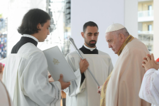 4-Visite pastorale à Matera pour la clôture du 27e Congrès eucharistique national : Concélébration Eucharistique