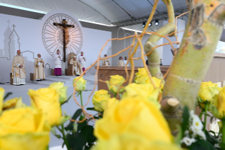 6-Visita pastoral a Matera para la clausura del 27 Congreso Eucarístico Nacional: Concelebración eucarística