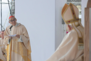 22-Visita pastoral a Matera para la clausura del 27 Congreso Eucarístico Nacional: Concelebración eucarística