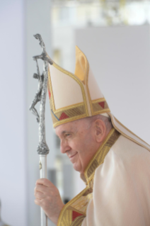 3-Visite pastorale à Matera pour la clôture du 27e Congrès eucharistique national : Angélus