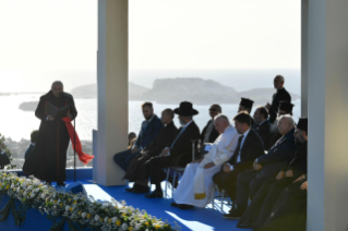 2-Viaje apostólico a Marsella: Momento de recogimiento con los líderes religiosos cerca del memorial dedicado a los marineros y migrantes perdidos en el mar