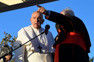 16-Viaje apostólico a Marsella: Momento de recogimiento con los líderes religiosos cerca del memorial dedicado a los marineros y migrantes perdidos en el mar