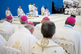 4-Apostolic Journey to Marseille: Holy Mass 