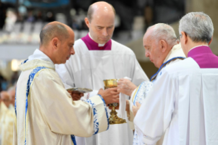 21-Apostolic Journey to Marseille: Holy Mass 