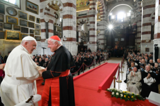 5-Viaje apostólico a Marsella: Oración mariana con el clero diocesano