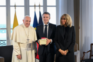 2-Viaggio Apostolico a Marsiglia: Incontro con il Presidente della Repubblica  