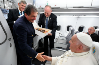 5-Viagem Apostólica a Marselha: Coletiva de Imprensa do Santo Padre durante o voo de regresso