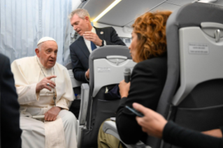 1-Viagem Apostólica a Marselha: Coletiva de Imprensa do Santo Padre durante o voo de regresso