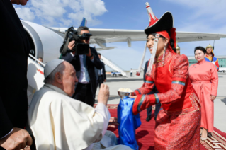 1-Apostolic Journey to Mongolia: Arrival at “Chinggis Khaan” International Airport - Official welcome