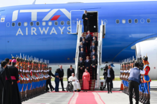 0-Apostolic Journey to Mongolia: Arrival at “Chinggis Khaan” International Airport - Official welcome