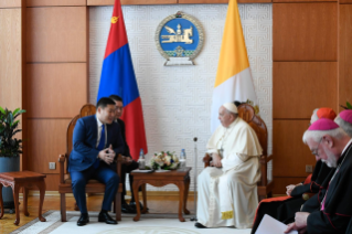 3-Viaje apostólico a Mongolia: Encuentro con las autoridades, la sociedad civil y el Cuerpo Diplomático