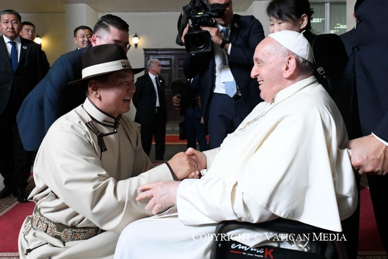 En Mongolie, face aux autorités, le Pape prône paix et dialogue Cq5dam.web.800.800