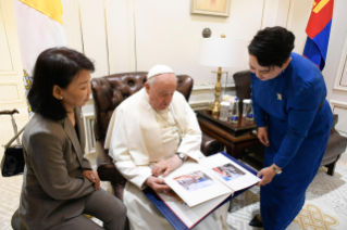 1-Viaje apostólico a Mongolia: Ceremonia de despedida