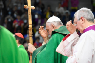 3-Apostolic Journey to Mongolia: Holy Mass  