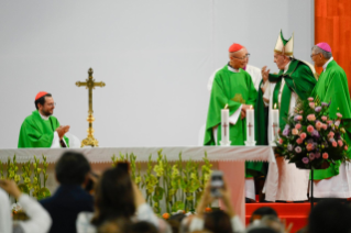 20-Apostolic Journey to Mongolia: Holy Mass  