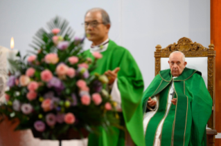 21-Apostolic Journey to Mongolia: Holy Mass  