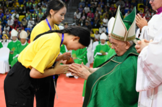 28-Viaggio Apostolico in Mongolia: Santa Messa all’interno della “Steppe Arena” 