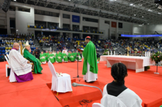 36-Apostolic Journey to Mongolia: Holy Mass  