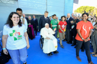 4-Apostolic Journey to Portugal: Welcome Ceremony 