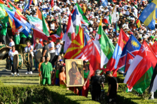 15-Viaje apostólico a Portugal: Ceremonia de acogida