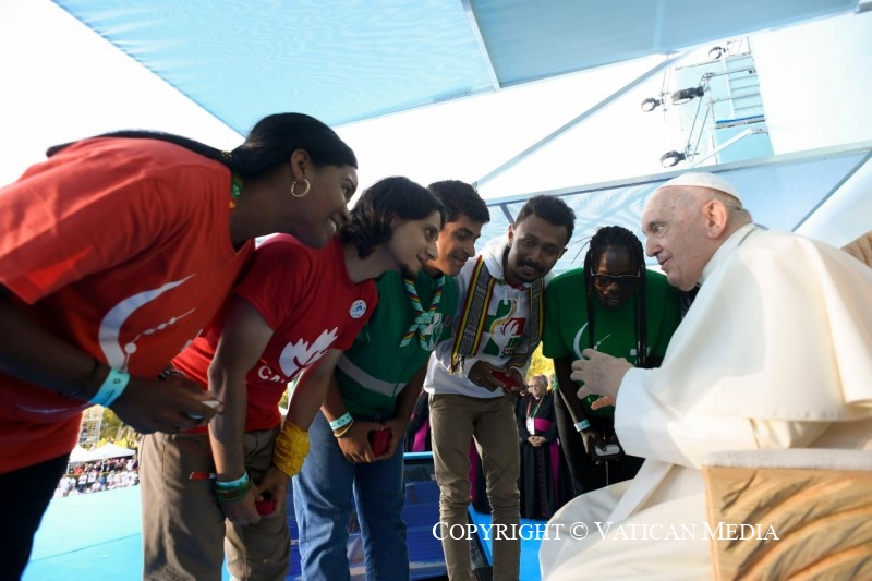 Le Pape rappelle aux jeunes que Dieu les aime et les appelle Cq5dam.web.800.800