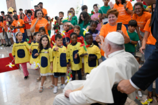 17-Apostolische Reise nach Portugal: Begegnung mit Vertretern von Hilfs- und Wohltätigkeitsorganisationen 